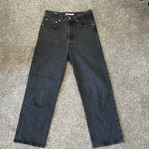 Levi’s jeans, ribcage straight size 28